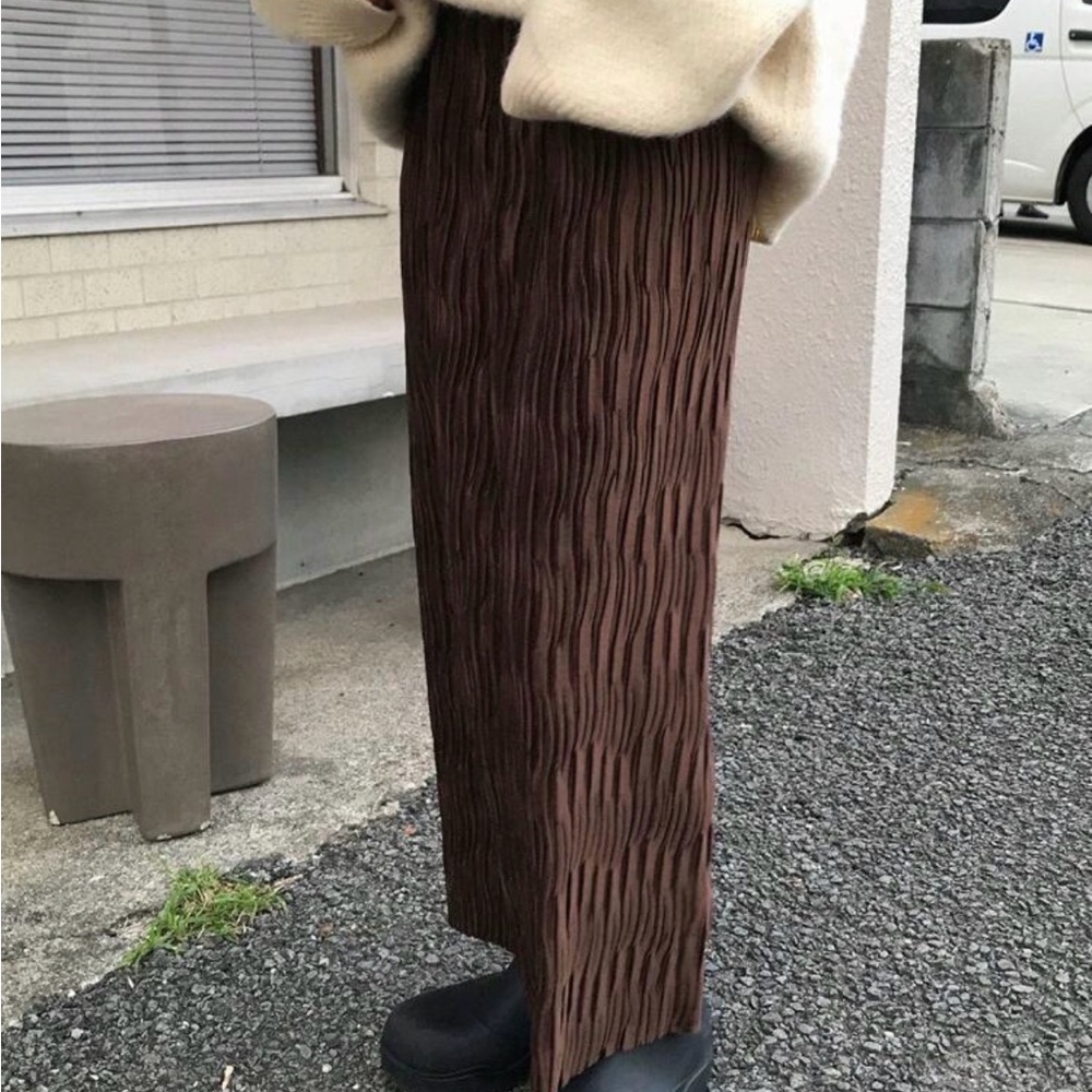 Elegant Brown Pleated Skirt